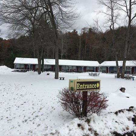 Warrensburg Inn & Suites - 6 Mi To Lake George Exterior foto